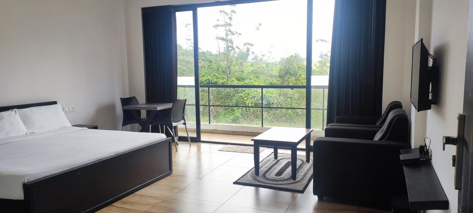 Winter Woods Homestay *